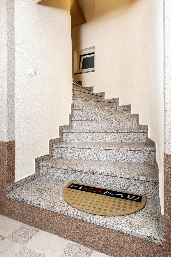 Zollus House Tvrda Apartamento Osijek Exterior foto