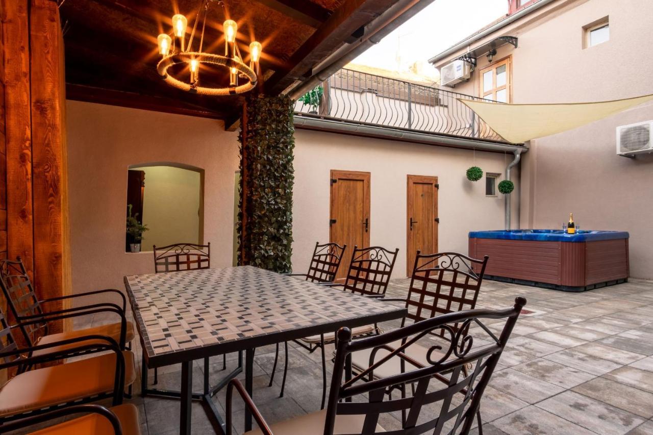 Zollus House Tvrda Apartamento Osijek Exterior foto